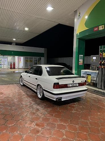 Продажа авто: BMW 540: 1993 г., 4.4 л, Механика, Бензин, Седан — 4