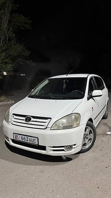 Toyota Avensis Verso: 2002 г., 2 л, Механика, Дизель, Минивэн