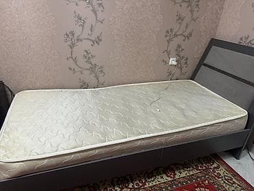 small table: Односпальная кровать, С матрасом, длина - 200 см — 1