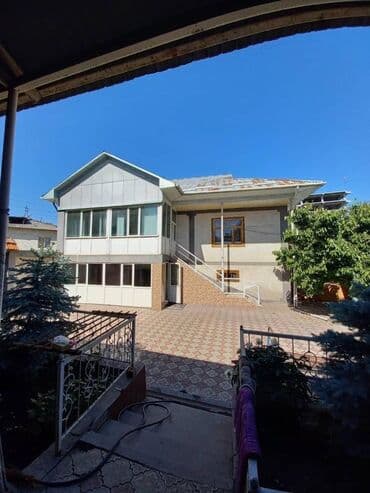 уй алам бишкектен: Дом, 240 м², 8 комнат, Собственник — 1