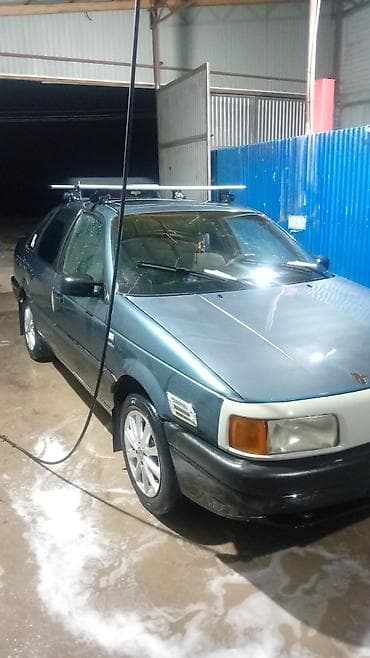 лак авто: Volkswagen Passat: 1989 г., 1.8 л, Механика, Бензин, Седан — 3