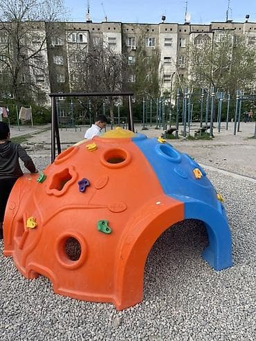 Купол-скалодром» для детской площадки. Яркая, заметная конструкция