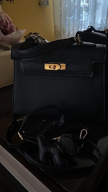 moncler футболка: Женская сумка-топхэндл в классическом стиле. - Цвет — 1