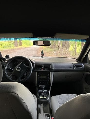 Volkswagen Golf: 2000 г., 1.6 л, Автомат, Бензин, Хэтчбэк — 3