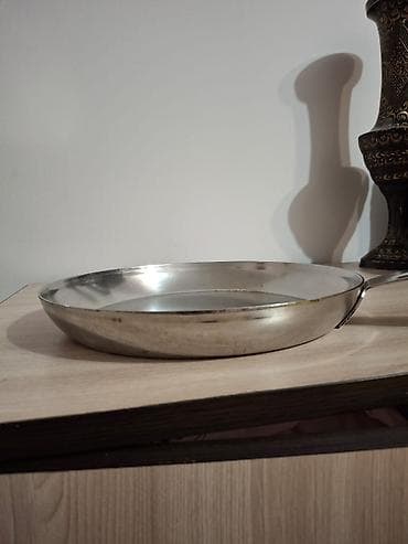 Сковородки: Продаю сковороду нержавейка диаметр 25 сантиметров — 2