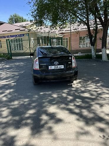 япошки машины: Toyota Prius: 2015 г., 1.8 л, Автомат, Гибрид, Хэтчбэк — 3