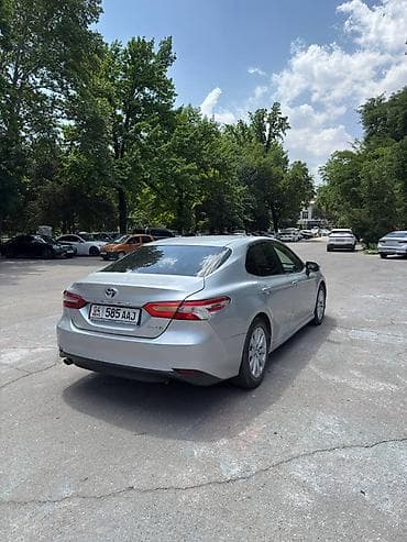 Транспорт: Toyota Camry: 2018 г., 2.5 л, Вариатор, Гибрид, Седан — 7