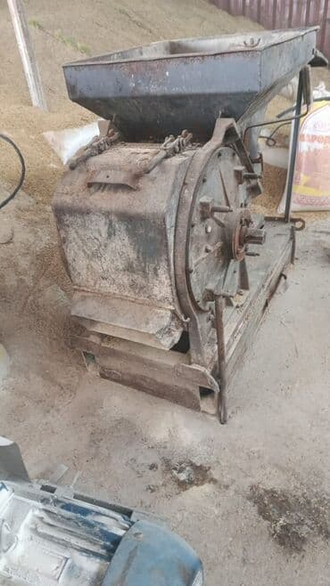 дробилка для зерна для дома: Зернодробилка, Трёхфазное 380 В, Б/у — 2