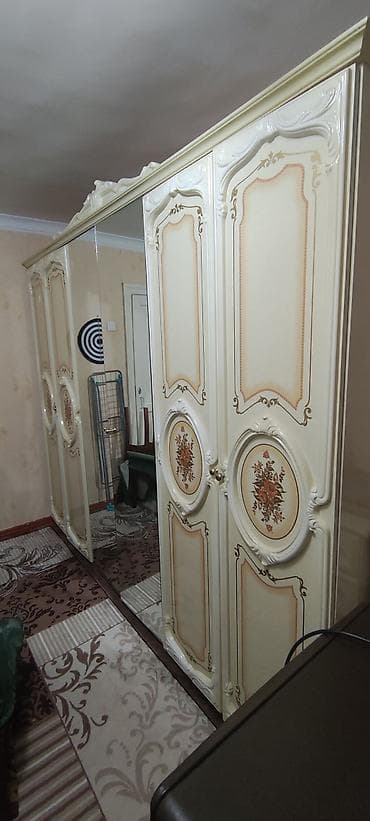 Шифоньер, шкаф для одежды, Прямой, ЛДСП at lalafo.kg Шифоньер, шкаф для одежды, Прямой, ЛДСП