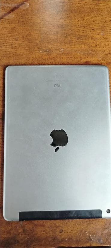 ipad mini 2: Apple iPad 9.7" с кнопкой Home и Touch ID, корпус серебристый. Экран — 2