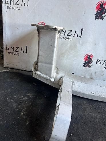 Автокосметика: Жесткость бампера HYUNDAI Grandeur IG 2018 перед. (б/у),Привозной из — 1