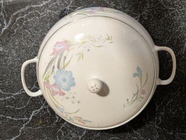 чешскую посуду ручной работы: Фарфоровая супница с крышкой Элегантная сервировочная посуда, которая — 2