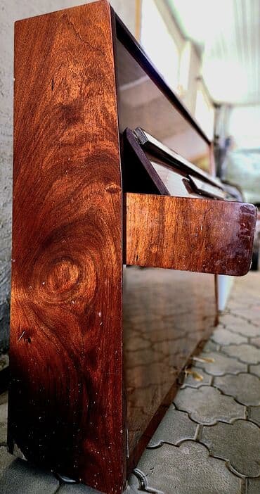 купить пианино детское: В хорошем состоянии. Нужна настройка, и пару клавиш зависает. Торг — 9