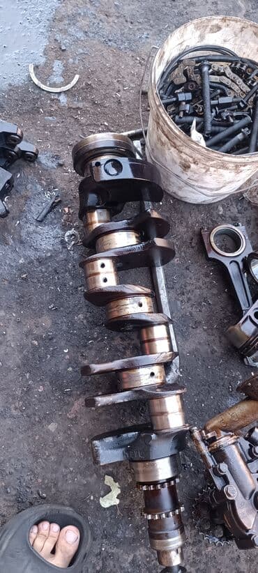 М 62 б 4.4Предлагаются запчасти двигателя, включающие коленчатый вал
