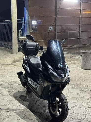 максис: Макси-скутер 150 куб. см, Бензин, Б/у — 1