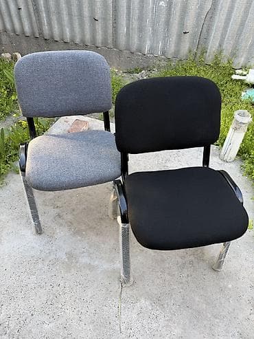кресло шезлонг: Офисные стулья "Изо", новые. Осталось 5 шт: черные - 3 шт; черные 2 — 1