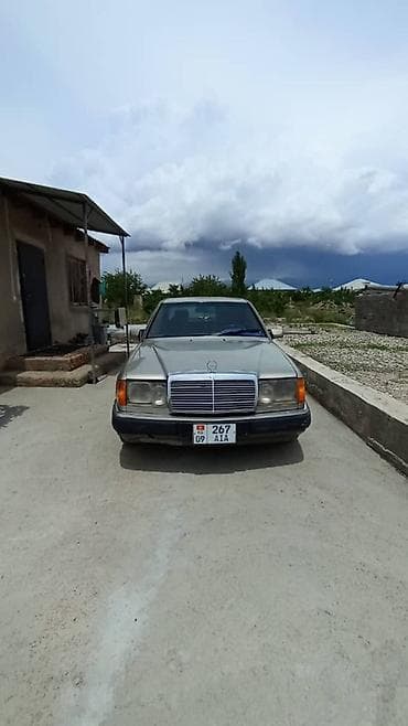 арзан матиз 1: Mercedes-Benz W124: 1992 г., Седан — 2