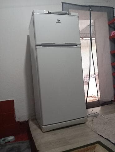 world cup: Холодильник Indesit, Б/у, Двухкамерный, 60 * 145 * — 2