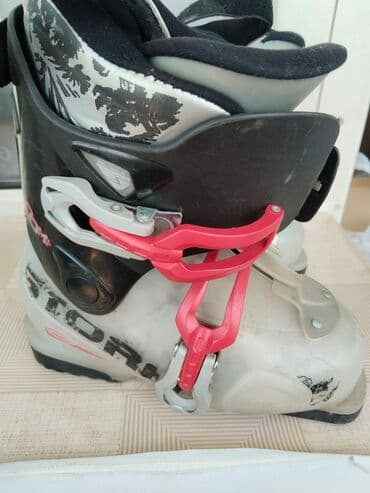 футбольные бутсы predator: Лыжные ботинки, б/у, сделано в Словении, 2 штуки. цена за 2 штуки — 2