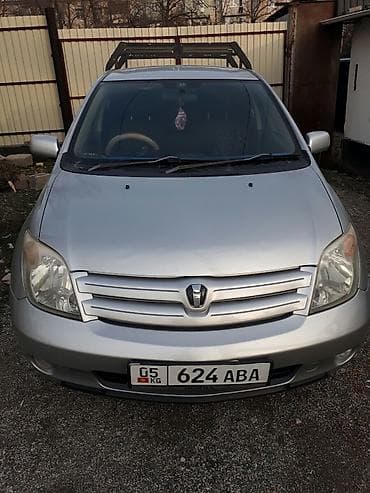 colf 2: Компактный 5‑дверный хэтчбек серебристого цвета. Характеристики и — 7