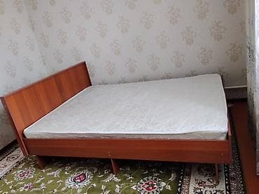 small table: Двуспальная кровать с матрасом - Размер спального места — 1