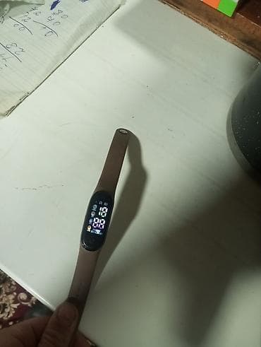 электронная книжка: Фитнес-браслет с цветным экраном - Форм‑фактор: капсула с овальным — 3