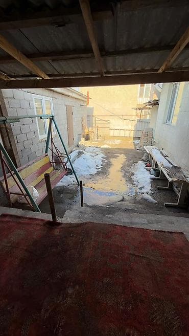 Продажа домов: Срочно продаётся дом! Локация: Ак-Босого Площадь участка: 4,5 сотки — 9