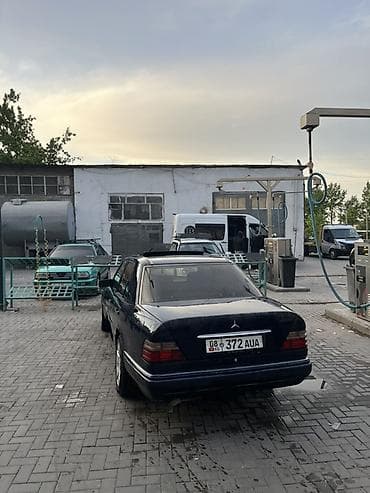 мер 124: Mercedes-Benz W124: 1995 г., 2 л, Ручные, Бензин, Седан — 3