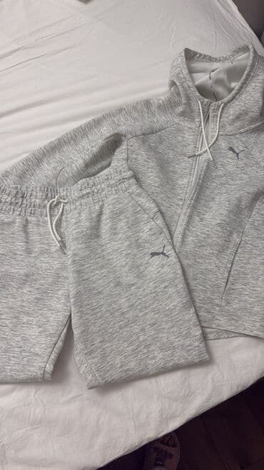 Набор женской одежды (4 предмета) 1) Спортивный костюм PUMA