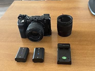 Sony a7c в хорошем состоянии. 2 оригинальные батарейки 2 объектива