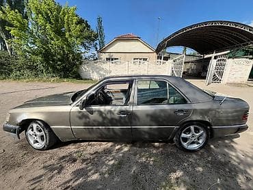 классика мото: Mercedes-Benz W124: 1992 г., 2.3 л, Механика, Бензин, Седан — 6