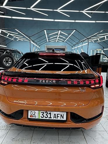 zeekr 009: Zeekr 001: | 2024 г. Фастбек — 3