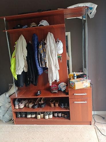 Гарнитуры для прихожей: Срочно! самовывоз! Прихожая модульная из ЛДСП, цвет тёплый орех. - — 1