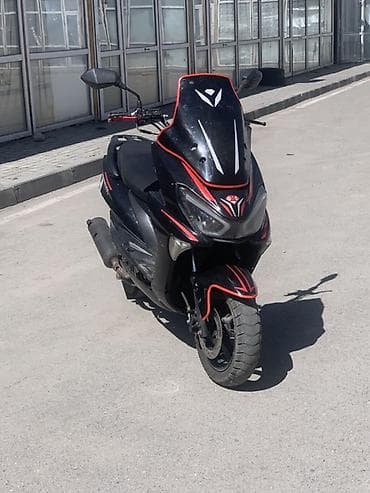 Макси-скутер 150 куб. см, Бензин, Б/у at lalafo.kg Макси-скутер 150 куб. см, Бензин, Б/у