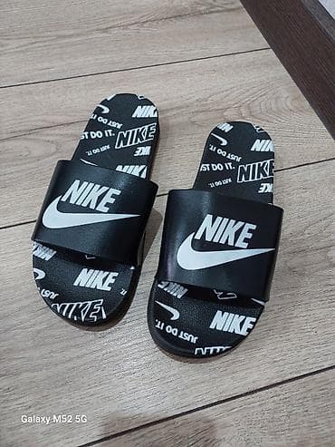 Детская обувь: Шлёпанцы Nike p. 36-37 - Тип: сланцы/шлёпанцы с широкой перемычкой — 1