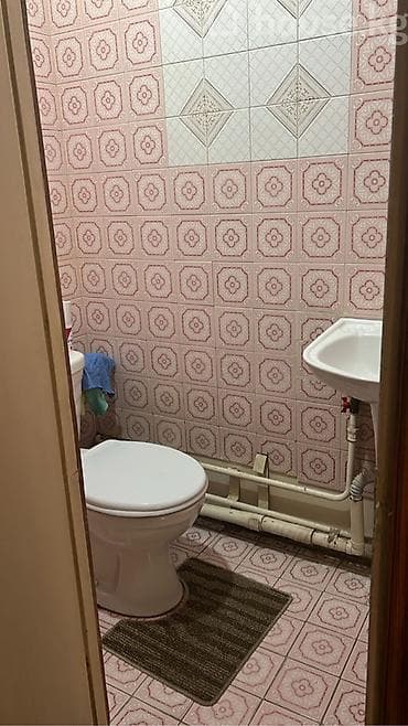 3 мкр: 3 комнаты, 70 м², 3 этаж, Старый ремонт — 3