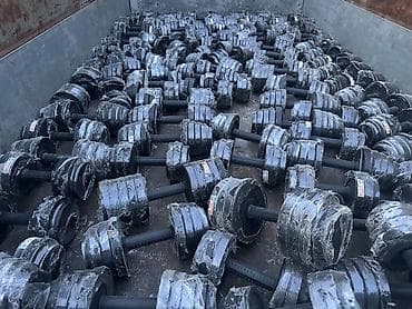 набор массы: Разборные гантели с пластиковым покрытием и наборными дисками. - — 1