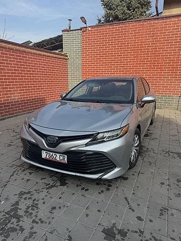 chrysler pacifica: Toyota Camry: 2019 г., 2.5 л, Автомат, Гибрид, Седан — 1
