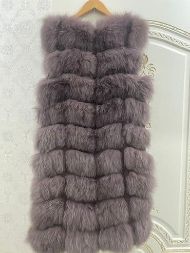 Киреге берилүүчү кийимдер: Продаю безрукавку в хорошем состоянии мех натуральный 44-46 размер — 2