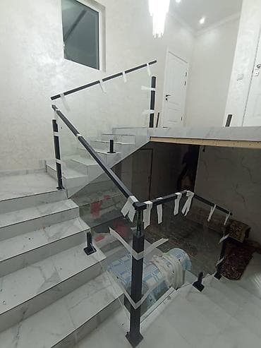 Кеңсе буюмдары: Каптал тосмолорун жасоо Материалы: Айнек, Жеке менчик үй үчүн, Жабуусу: Никель, Акысыз жеткирүү — 5