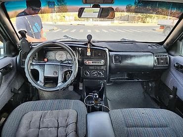 пресс машина: Volkswagen Passat Variant: 1991 г., 1.8 л, Механика, Бензин, Универсал — 9