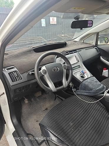 toyota prius 2013: Toyota Prius: 2013 г., 1.8 л, Вариатор, Гибрид, Хэтчбэк — 8