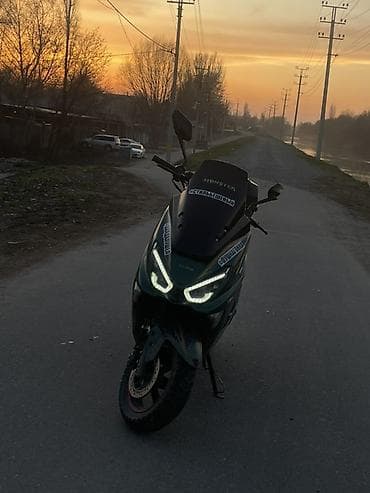 дрифт трайк бензиновый: Скутер/максискутер городского класса - Агрессивная передняя оптика — 2