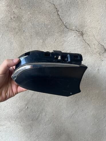 купить задний фонарь тойота авенсис бу: Правый боковой нижний часть с подсветкой — 1