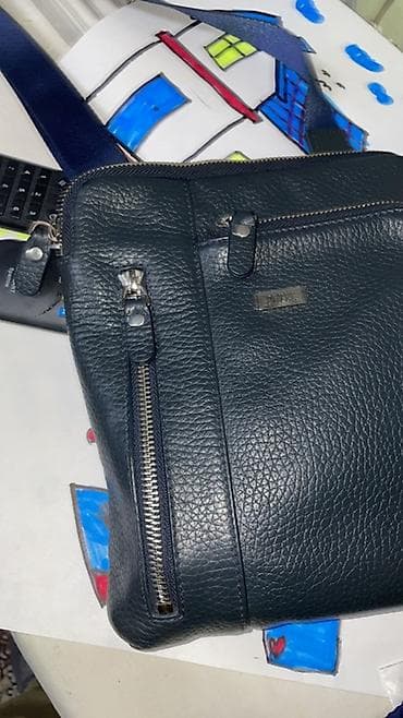 mi 8 чехол: Срочно продаю Сумка через плечо (мессенджер) из фактурной экокожи — 1