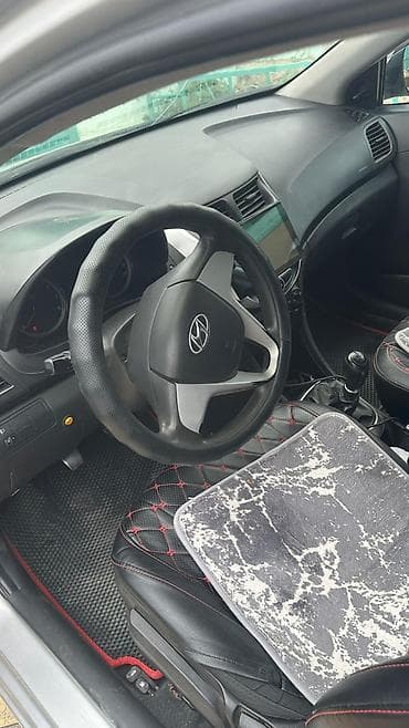молдинг 210: Hyundai Accent: 2013 г., Механика, Бензин, Седан — 4