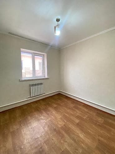 продаю дом с ак жол: Продаётся полдома Адрес: с. Чон-Арык Площадь: 40 м² Коммуникации — 2