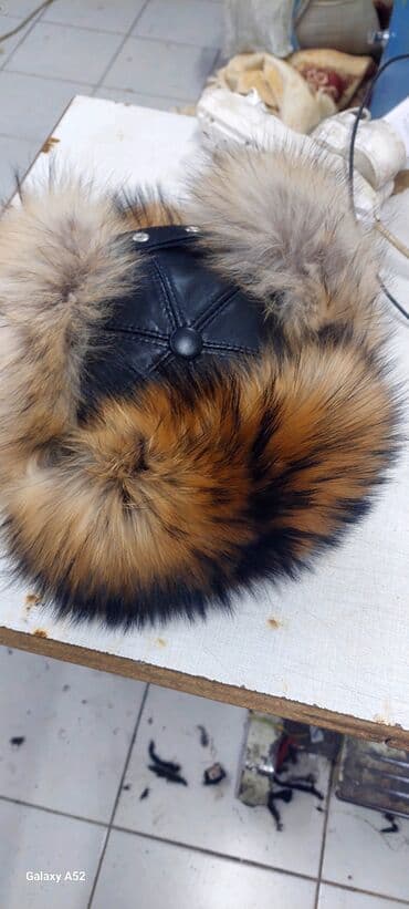 фонарик головной: Мужская шляпа из меха енота. Новая, превосходного качества, верхняя — 2