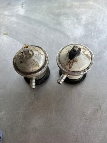 Редуктор 2 шт за 500 сом, немного пользовались (провели природный газ
