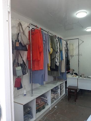 ПРодаю стекло витринное толщиной 6 мм, витражное. Высота 2.10м, ширина — 2